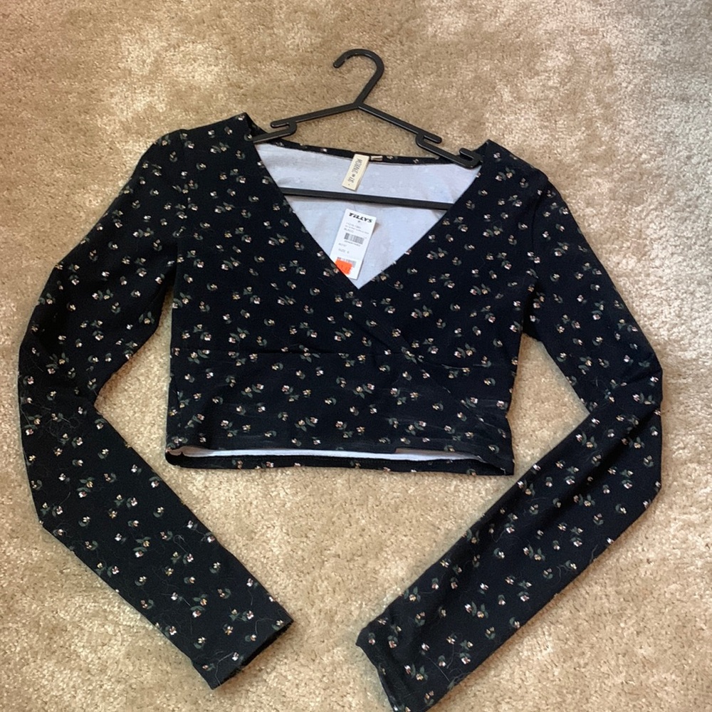 Tillys Cropped Surplice Floral Long Sleeve Top